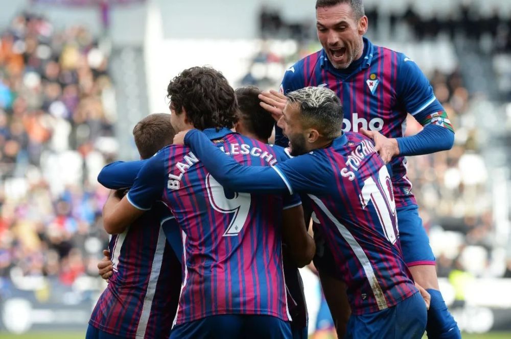 国足主帅在 国足主帅在