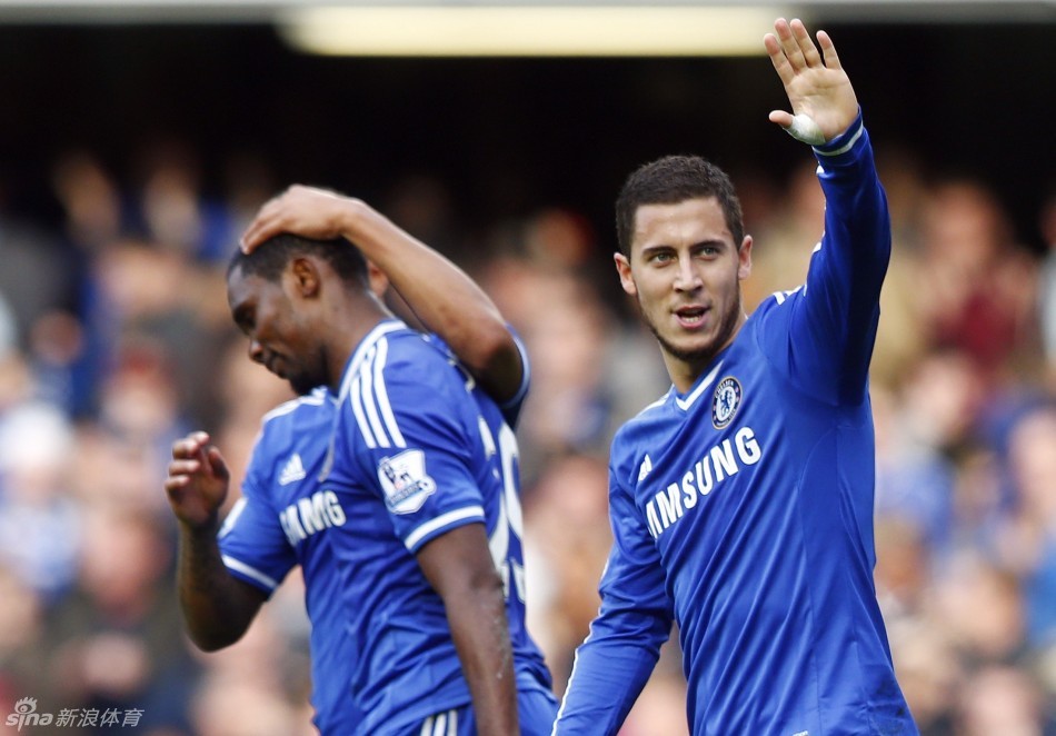 借默契配合 借默契配合