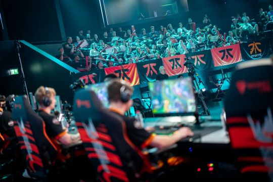 与传统依赖 与传统依赖