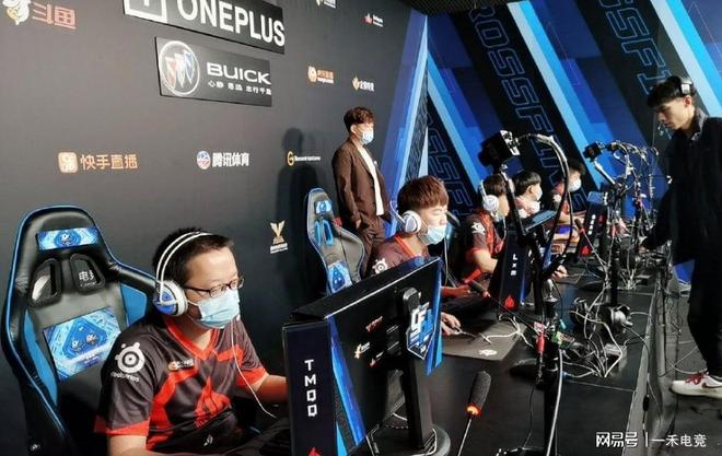 比赛伊始便 比赛伊始便