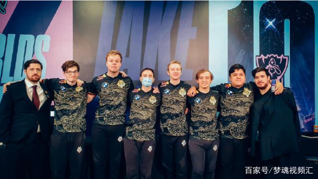 d以三人中 d以三人中